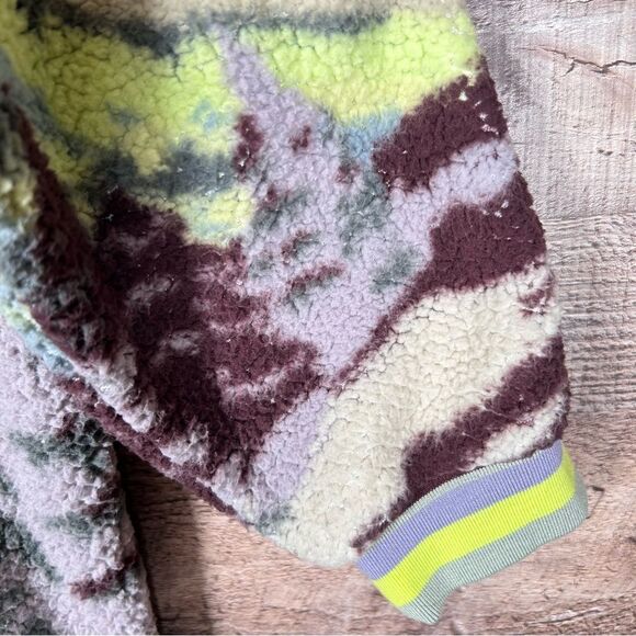 UO Out From Under Sherpa Sweatshirt Landscape Mountain Sherpa Crew Multicolor S - Picture 9 of 13